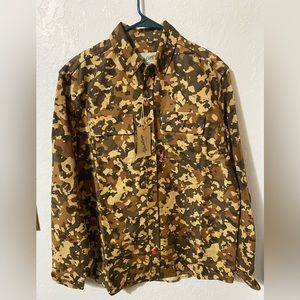 Mens, Large Duck Camp button down shirt new with tags